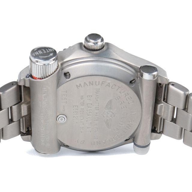 Breitling Emergency E56121.1 Image 4